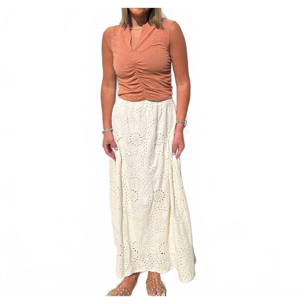 NEW MILIO MILANO eyelet maxi skirt with pockets in white - Picture 3 of 3